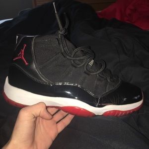Air jordan bred 11s 8/10 condition